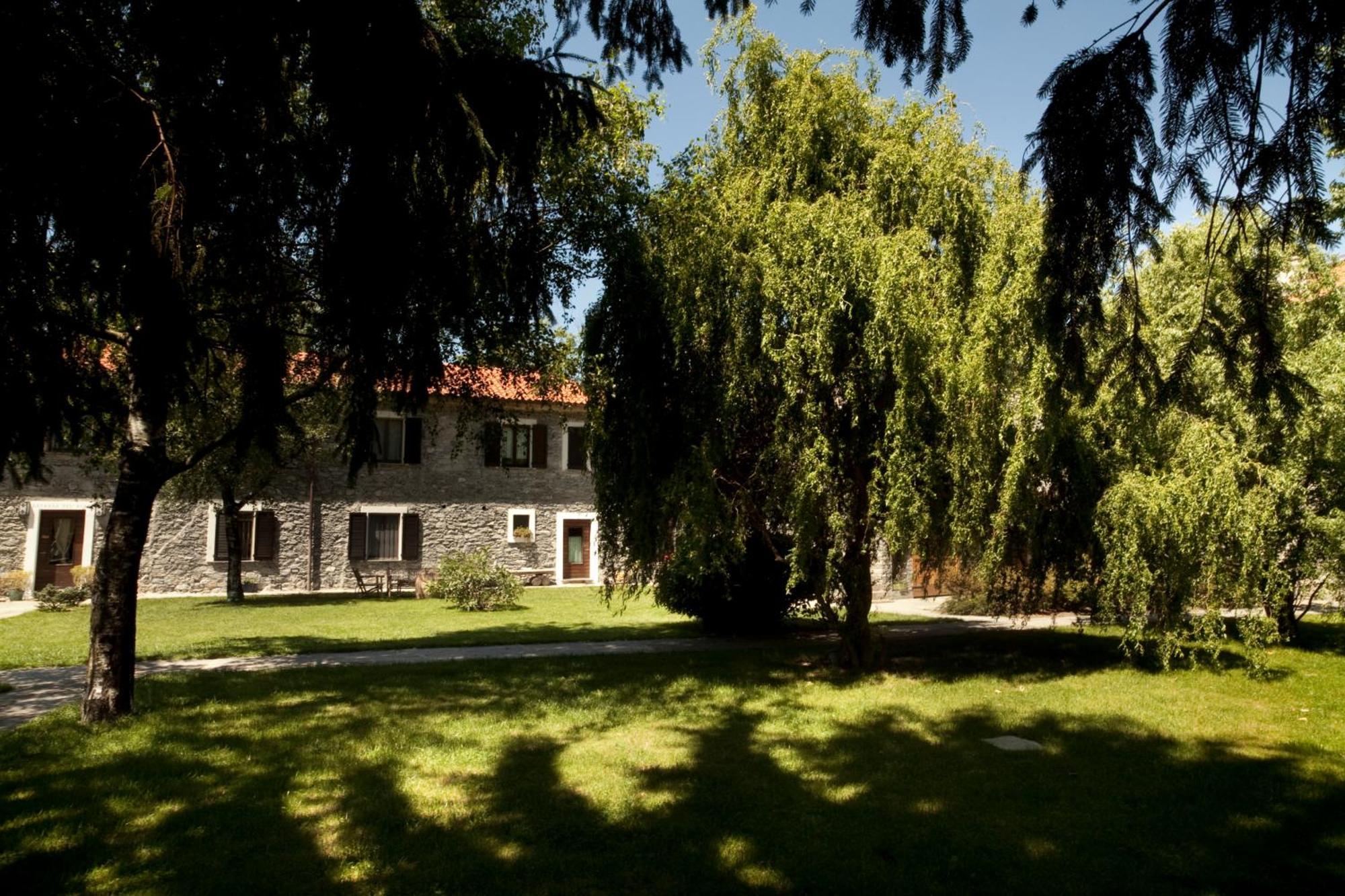 Апарт отель Cascina Borgofrancone Джера-Ларио Экстерьер фото